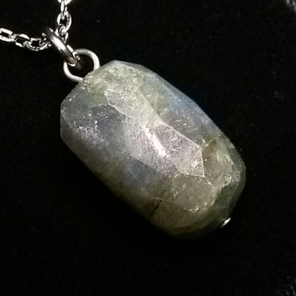 Labradorite Necklace - Picture 3 of 7